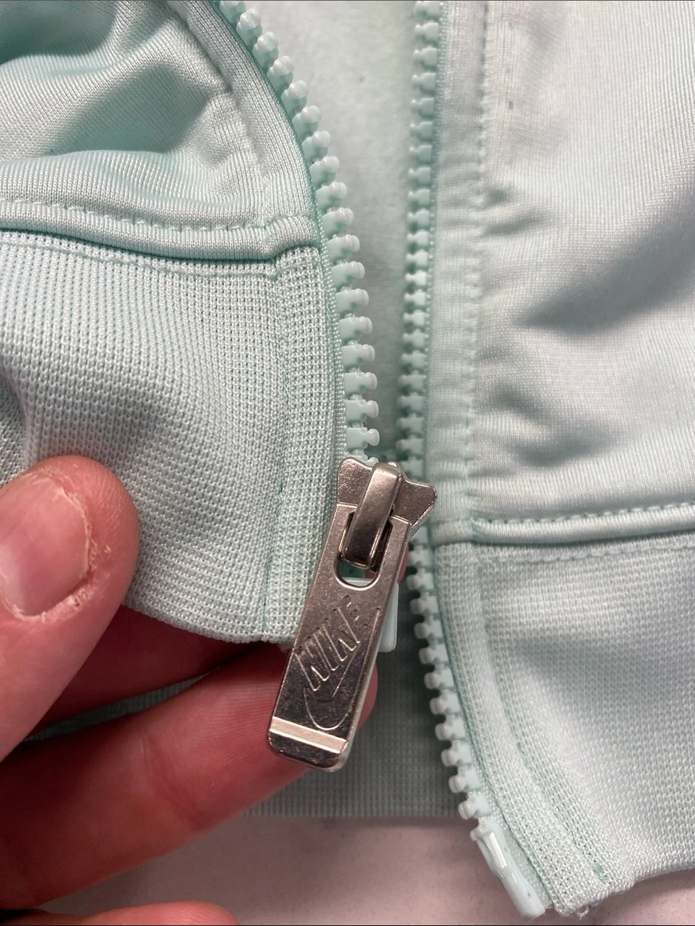 Nike Girls Mint Green Zip Jacket Heart Sleeve Valentines Day Pastel READ 💕